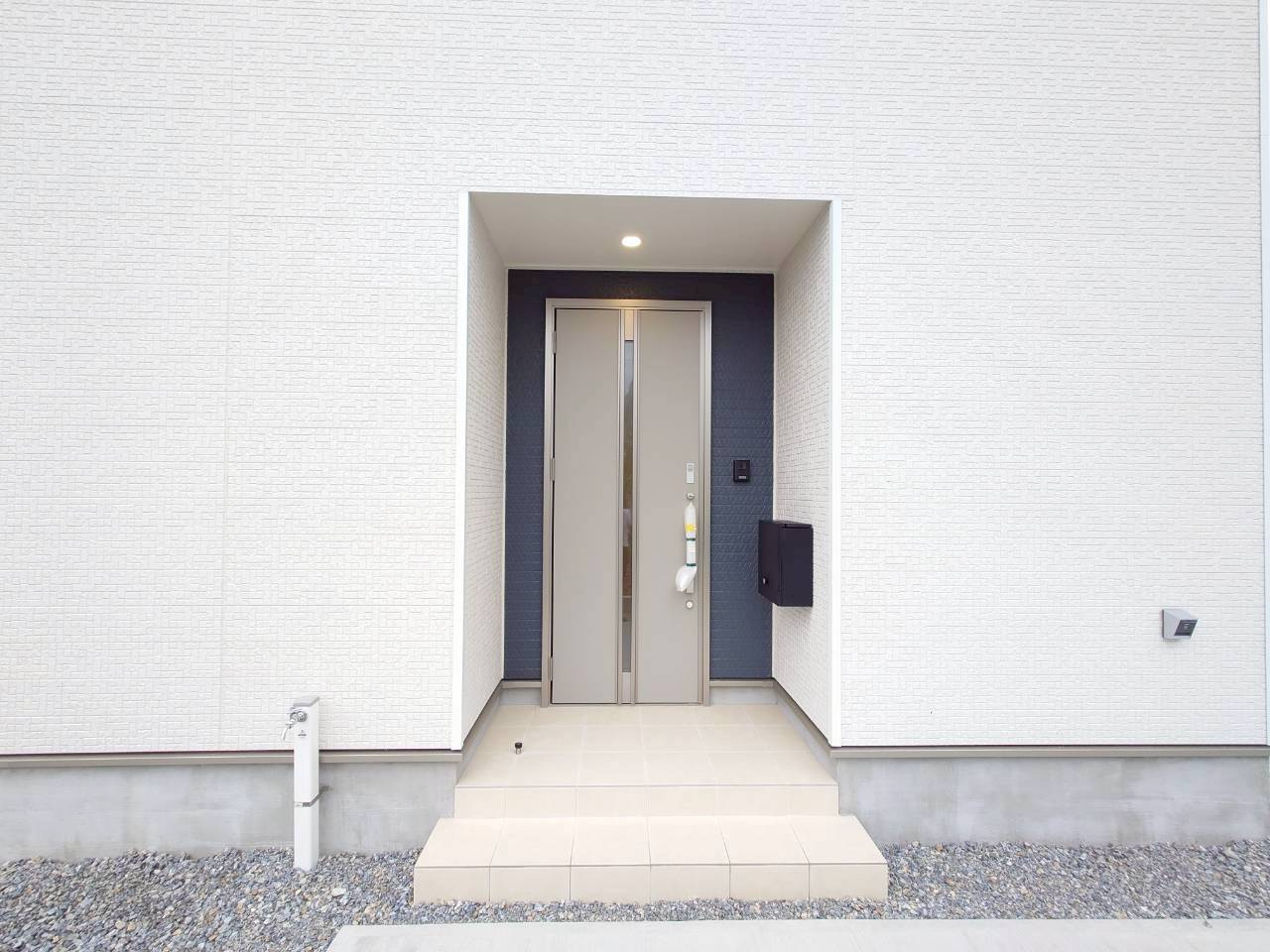 ♥♥南城市佐敷冨祖崎第７－１号棟の玄関|毎日通る玄関はこちらです