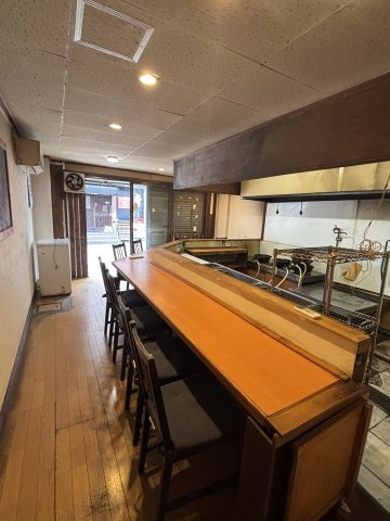 飯室ビル1階の内装