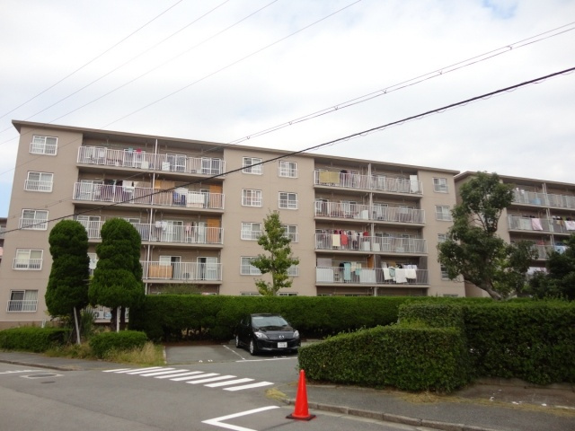 神陵台北住宅65号棟の外観