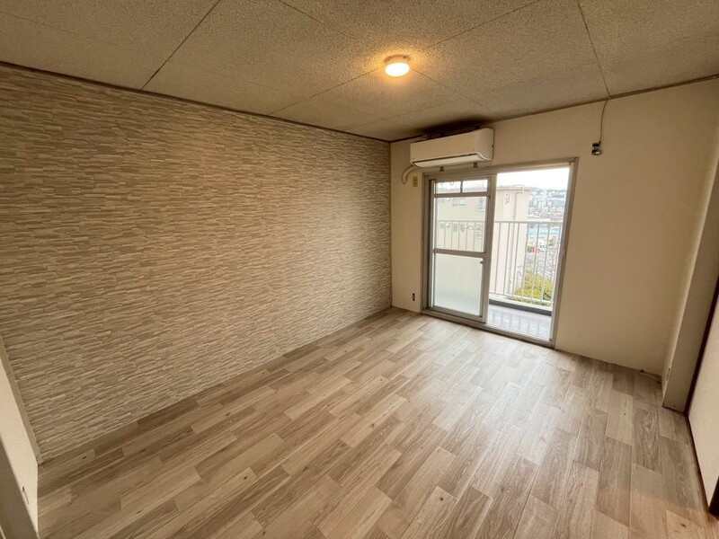 神陵台北住宅65号棟の居間・リビング