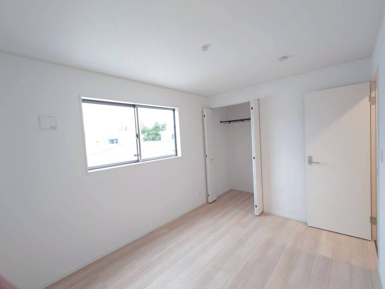 ♥♥南城市佐敷冨祖崎第７－3号棟の洋室|落ち着いた色調の洋室です