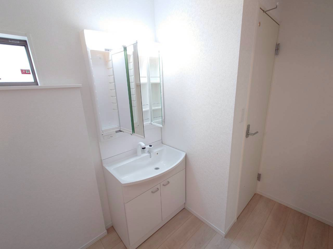 ♥♥南城市佐敷冨祖崎第７－3号棟の独立洗面台|独立洗面化粧台が付いています