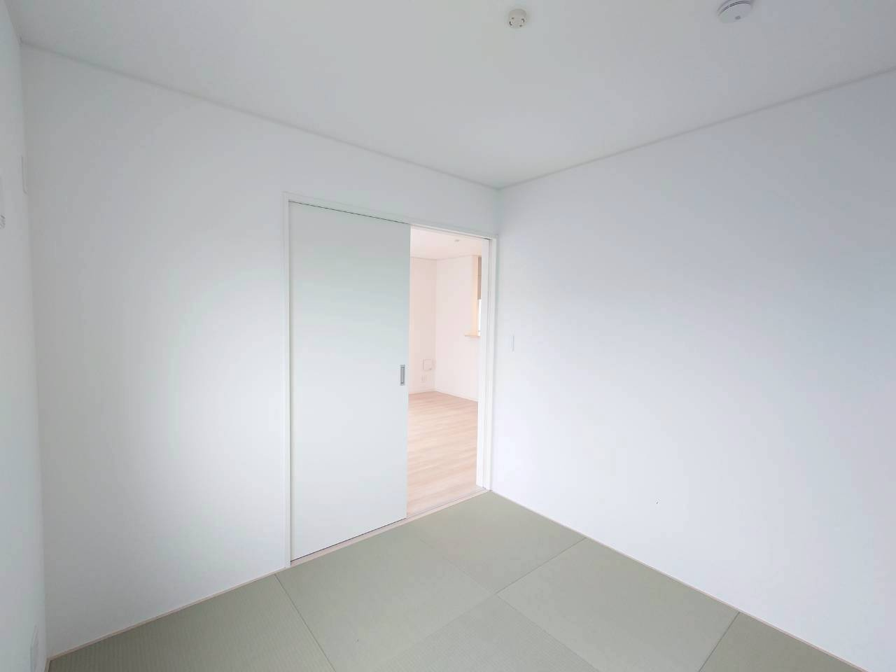 ♥♥南城市佐敷冨祖崎第７－3号棟の和室|柔らかい畳が心地よい和室