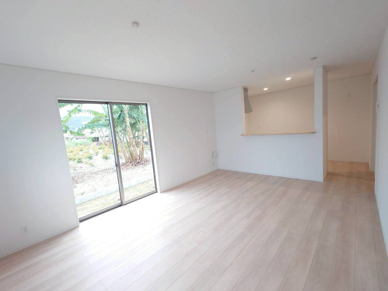 ♥♥南城市佐敷冨祖崎第７－3号棟の居間・リビング|ゆったりとしたリビングです