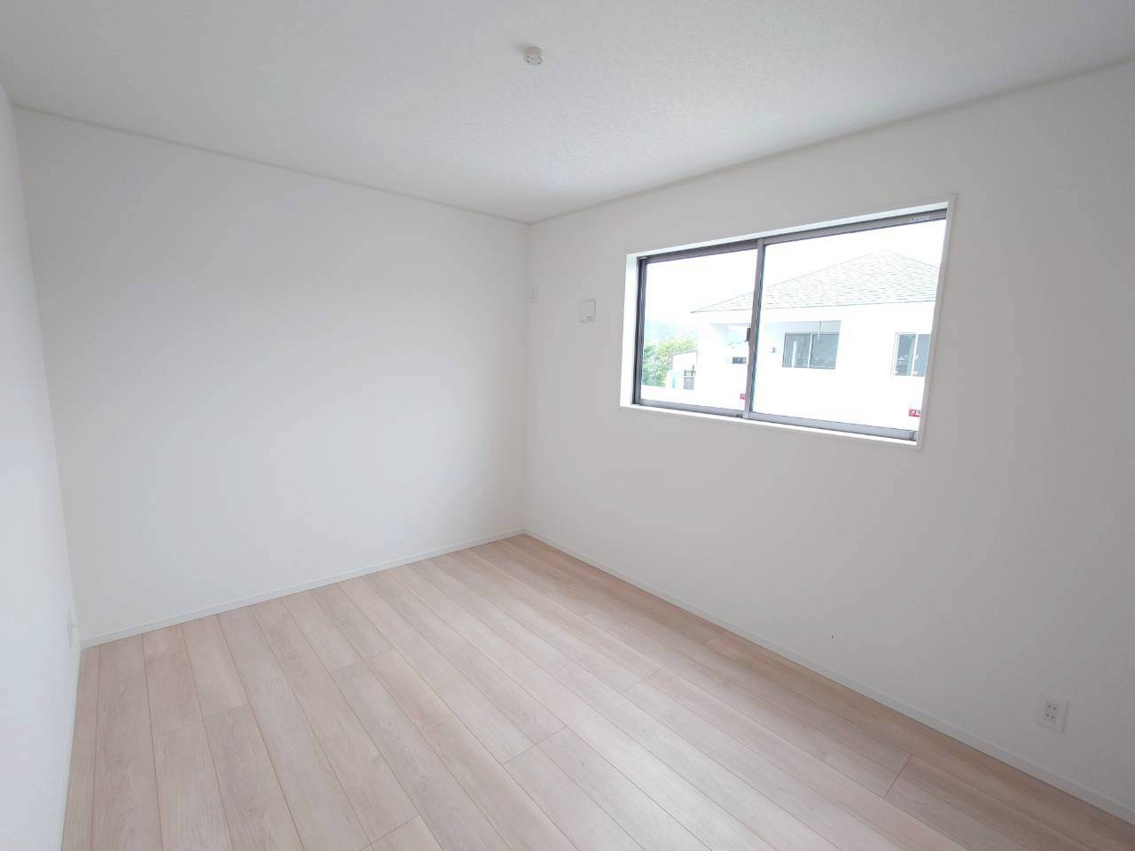 ♥♥南城市佐敷冨祖崎第７－3号棟の洋室|コンパクトで使いやすい洋室です