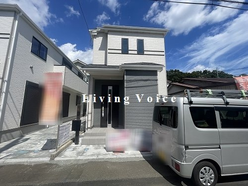 【居間・リビング】 | 【仲介手数料０円】座間市入谷西2丁目　新築一戸建て　全2棟 | 座間市入谷西2丁目　新築一戸建て　全2棟
