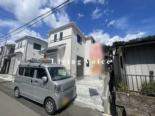 【居間・リビング】 | 【仲介手数料０円】座間市入谷西2丁目　新築一戸建て　全2棟 | 座間市入谷西2丁目　新築一戸建て　全2棟