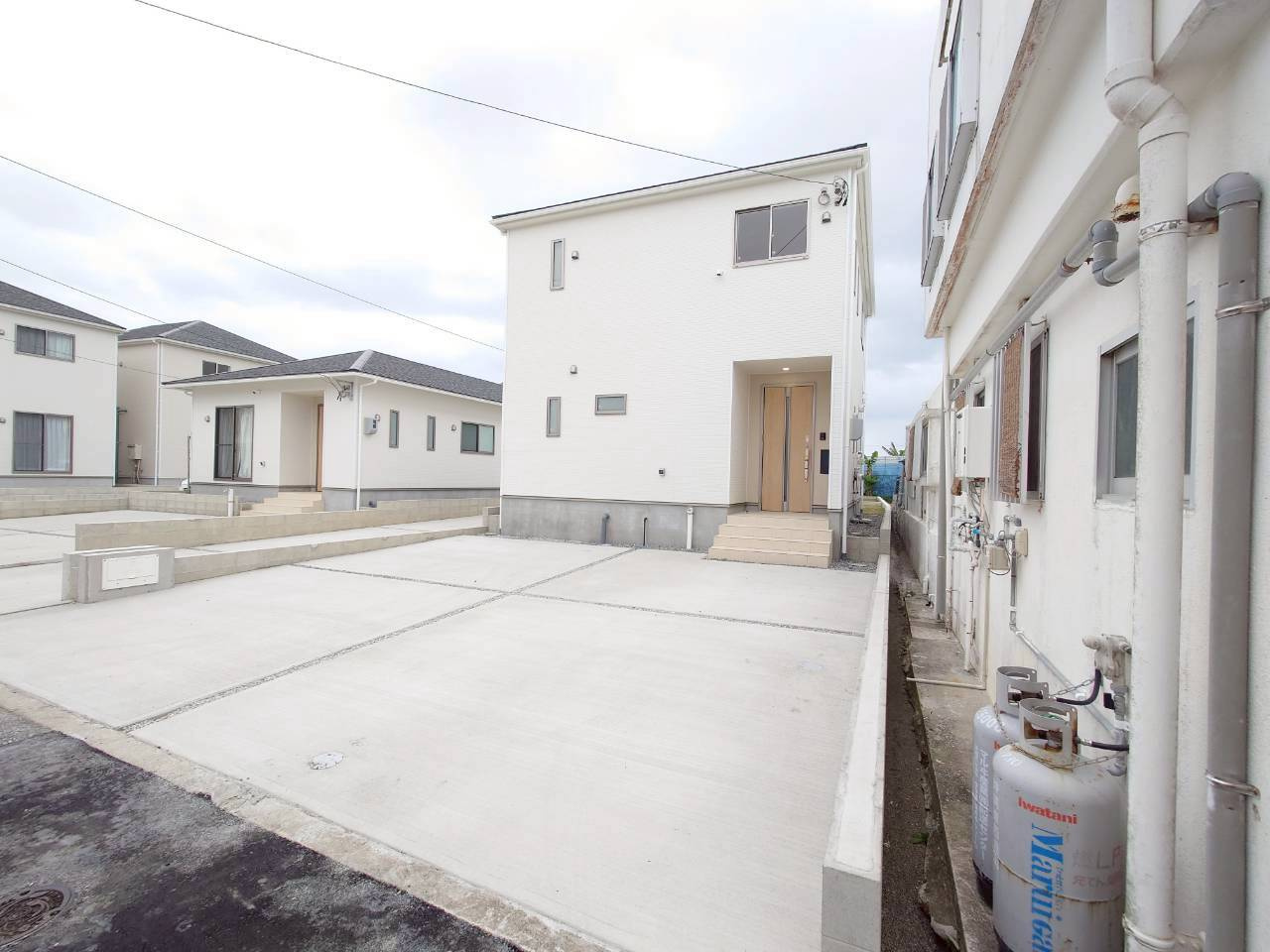 ♥♥南城市佐敷冨祖崎第７－4号棟の駐車場|駐車場に車を止められます