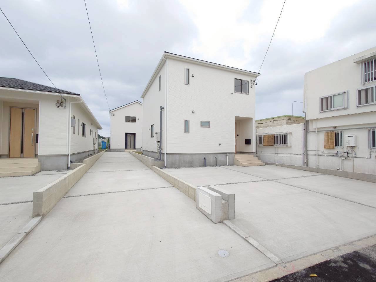 ♥♥南城市佐敷冨祖崎第７－4号棟の駐車場|駐車場に車を止められます