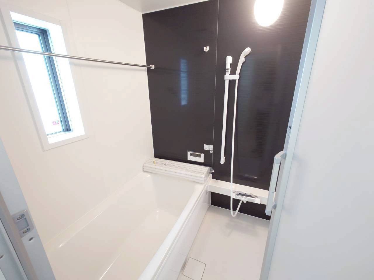 ♥♥南城市佐敷冨祖崎第７－4号棟の浴室|お風呂で日々の疲れを落としましょう