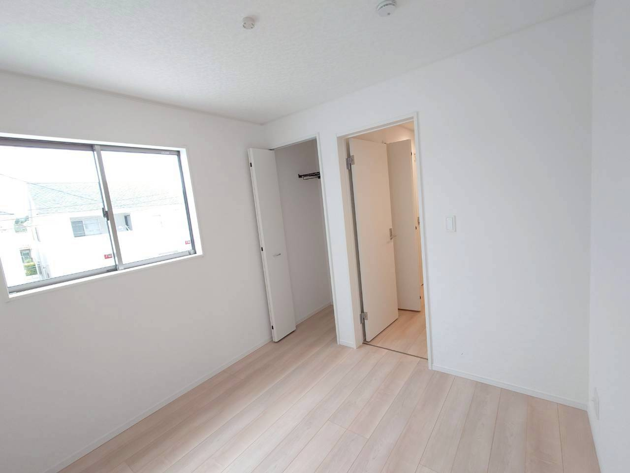 ♥♥南城市佐敷冨祖崎第７－4号棟の洋室|広々とした洋室です