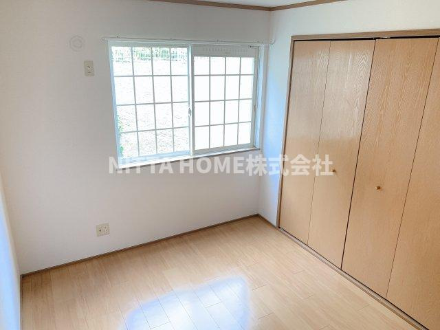 サニーヒル大歳　Ｂの子供部屋|日差しが差し込む明るい室内です(*^^*)