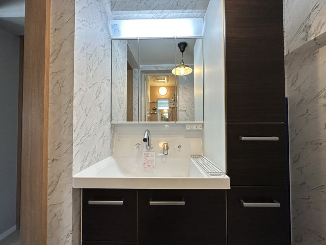 上高丸コーポラスの独立洗面台