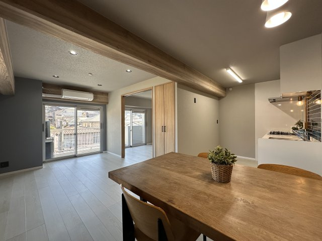 上高丸コーポラスの居間・リビング