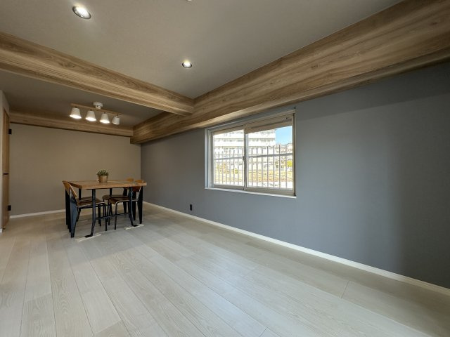 上高丸コーポラスの居間・リビング