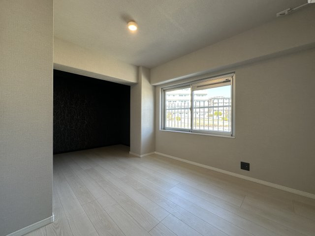 上高丸コーポラスの洋室