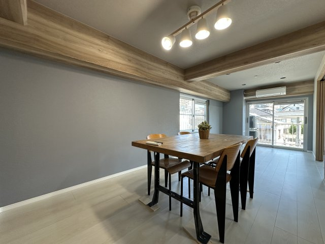 上高丸コーポラスの居間・リビング