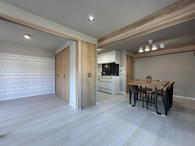 上高丸コーポラスの居間・リビング