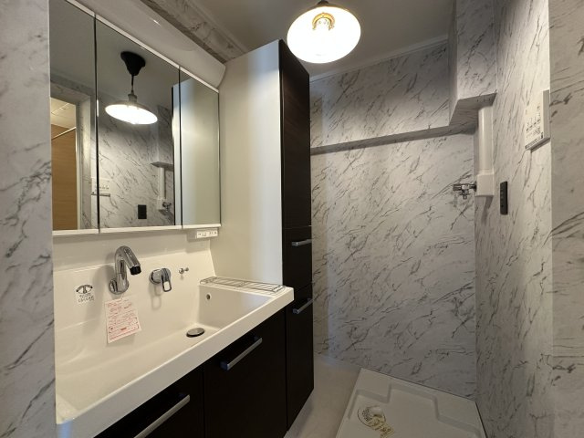 上高丸コーポラスの独立洗面台