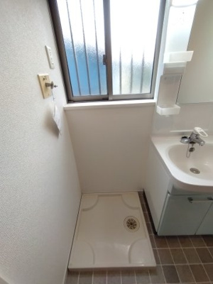 【設備】 | ウェストヴィレッジⅠ | 室内洗濯機置き場
