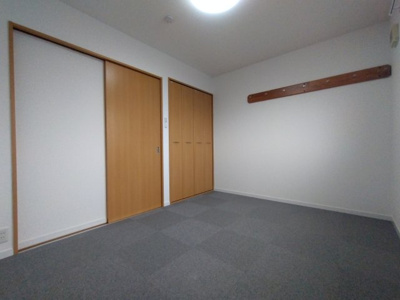 【洋室】 | ウェストヴィレッジⅠ | 6.0帖：カーペットフロア