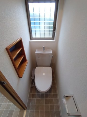 【トイレ】 | ウェストヴィレッジⅠ | TVモニターホン
※別室の写真です。