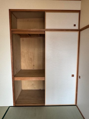 バンベールつつじが丘　503号室の収納