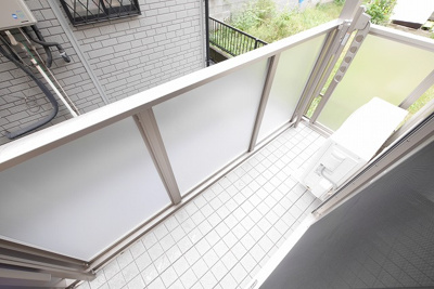 【バルコニー】 | neuhaus | バルコニーからの眺めを楽しみながら食事をしませんか