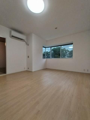 【居間・リビング】 | ハイツ面影橋 | ゆったり過ごせるリビングです