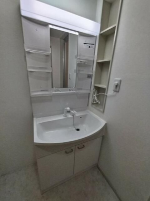 【独立洗面台】 | ハイツ面影橋 | 独立洗面台、朝の身支度には欠かせません