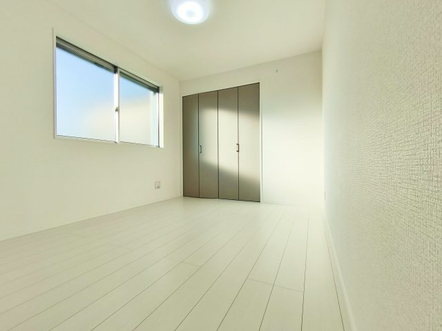 板橋区東新町2丁目 全9棟 B号棟の洋室|2階5.25帖洋室
お子様部屋の他、書斎や趣味のお部屋などにも多目的にお使いいただけます