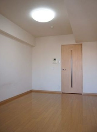 ルーブル北新宿の寝室|お掃除がしやすいフローリングのお部屋☆(同一仕様写真)