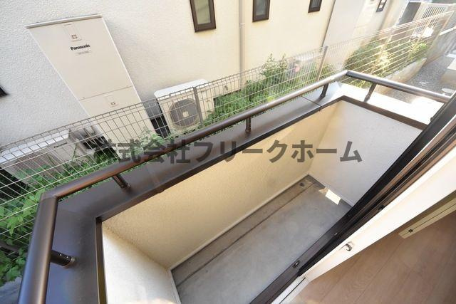武蔵野市吉祥寺南町４丁目のアパートのバルコニー