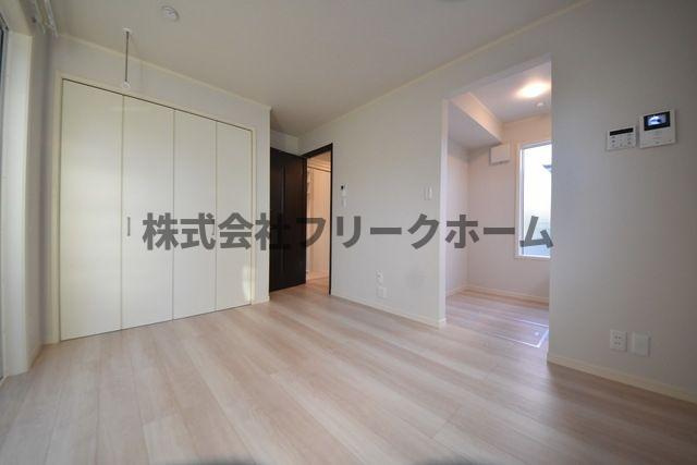 武蔵野市吉祥寺南町４丁目のアパートの居間・リビング