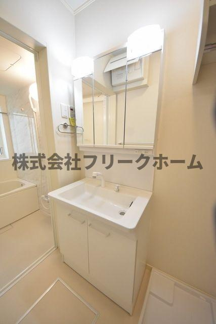 武蔵野市吉祥寺南町４丁目のアパートの洗面所