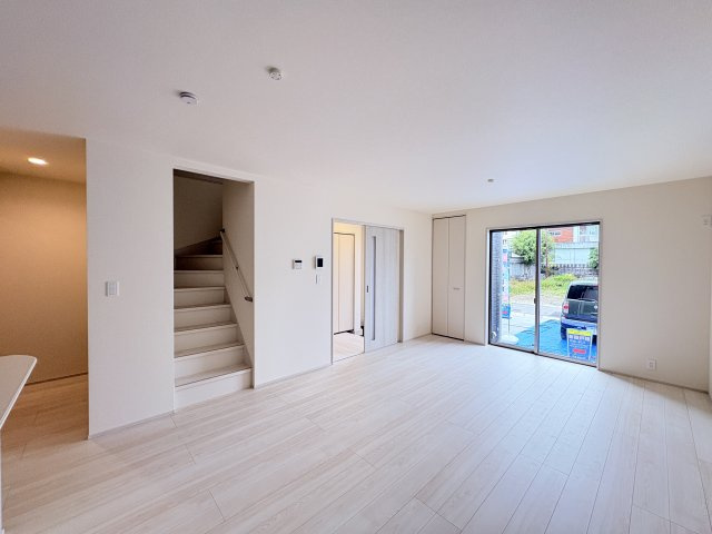 LG与那原町与那原第4-1号棟の居間・リビング