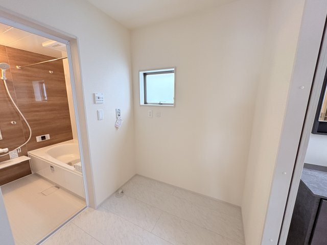 LG与那原町与那原第4-1号棟のランドリースペース