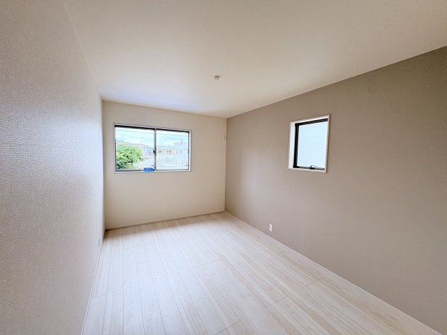 LG与那原町与那原第4-1号棟の洋室