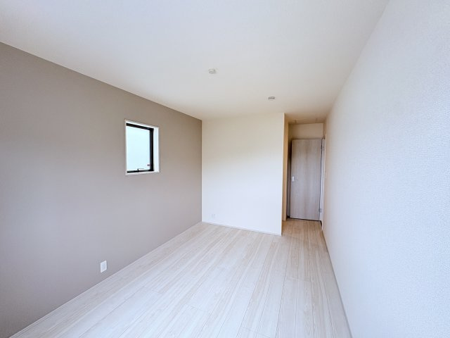 LG与那原町与那原第4-1号棟の洋室