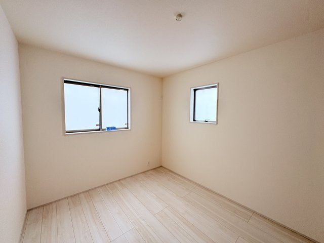 LG与那原町与那原第4-1号棟の洋室