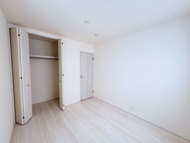 LG与那原町与那原第4-1号棟の洋室