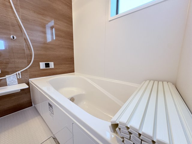 LG与那原町与那原第4-1号棟の浴室