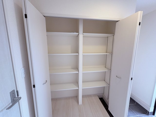 LG与那原町与那原第4-1号棟の収納