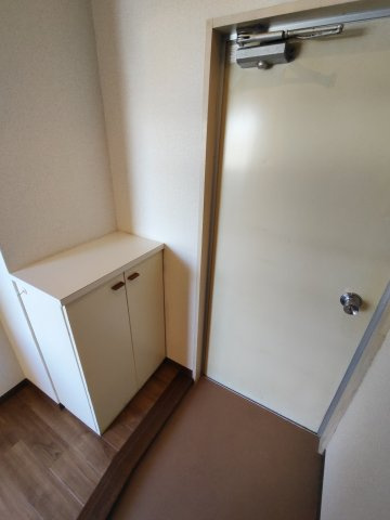 ハウスレガロの玄関