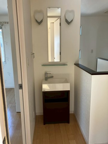 宇多津町浜七番丁　大和ハウス工業施工　戸建住宅の独立洗面台