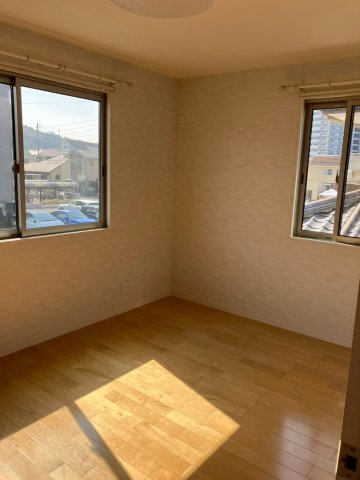 宇多津町浜七番丁　大和ハウス工業施工　戸建住宅の洋室