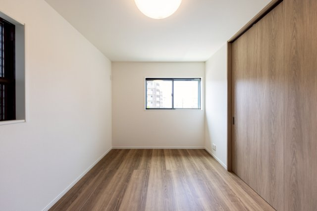 神戸市灘区高尾通1丁目新築一戸建て│3LDK+駐車2台可(車種制限有)の洋室|-洋室6帖(2F)-