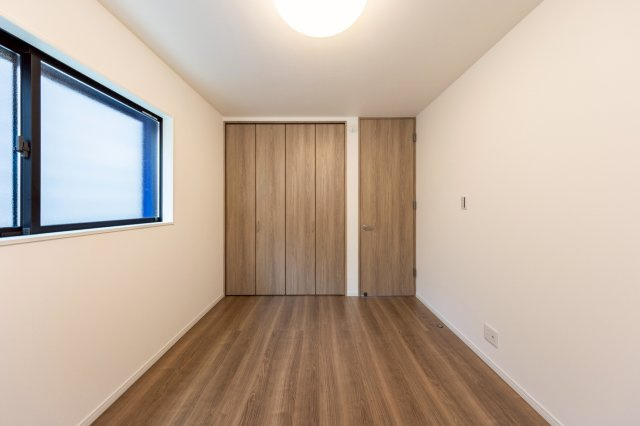 神戸市灘区高尾通1丁目新築一戸建て│3LDK+駐車2台可(車種制限有)の洋室|-洋室6帖(2F)-