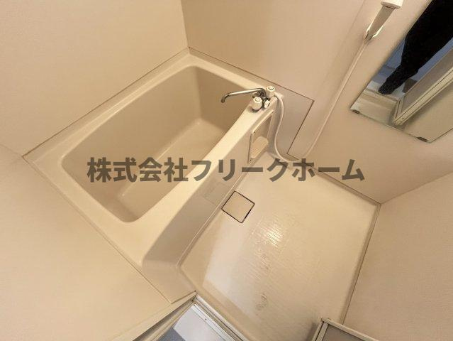 武蔵野市中町３丁目のアパートの浴室