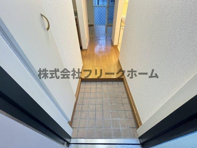 武蔵野市中町３丁目のアパートの玄関